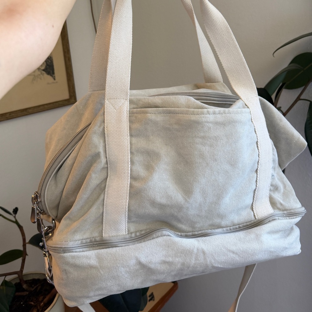 Lo & Sons Weekender Bag in Dove Grey